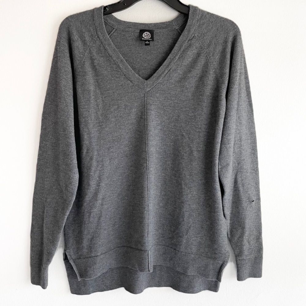 Bobeau Women's Grey V-Neck Sweater